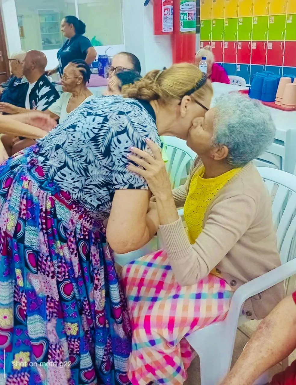 Apresentação de dança Grupo 60+ do Projeto Felicidade da Cia dos Sonhos - CDI Santa Dulce - Maio 2026 — foto 2