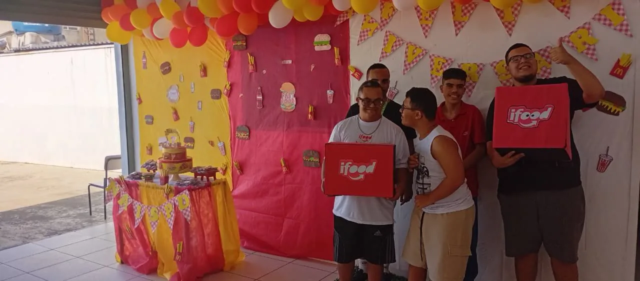 Aniversariantes do mês - Tema FastFood - NAISPD Santa Clara - Março 2026 — foto 12